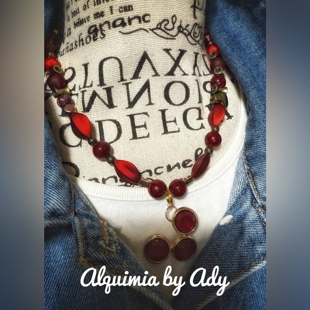 VELVET RED BUBBLES STATEMENT NECKLACE WITH TURQUOISE - Picture 6 of 7